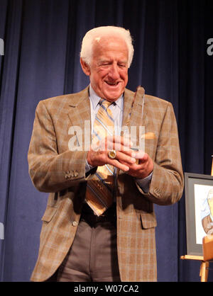 Milwaukee Brewers broadcaster and a member of the Broadcasters Wing of the  National Baseball Hall of Fame Bob Uecker accepts the Lifetime Achievement  Award given by the Press Club of Metropolitian St.