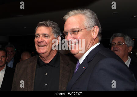 St. Louis Cardinals broadcaster Mike Shannon (L) greets Missouri
