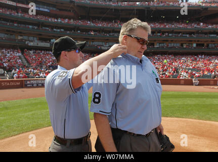 Umpire gear hi-res stock photography and images - Alamy