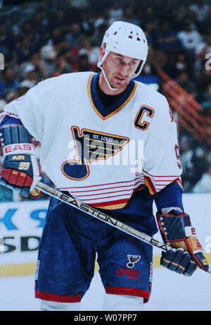 Wayne Gretzky on ice, March 10, 1982 during L.A. Kings vs Edmonton