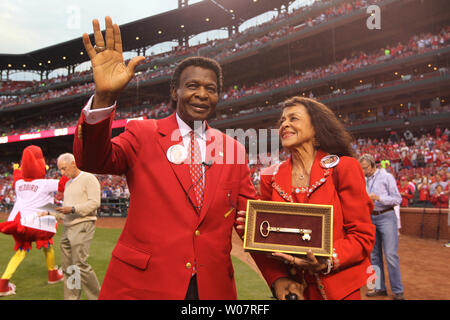 Jackie Brock, wife of Lou Brock, St. Louis Cardinals Hall of Famer before a  spring training baseball game, Monday, March 21, 2011 in Jupiter, Fla. (AP  Photo/Carlos Osorio Stock Photo - Alamy