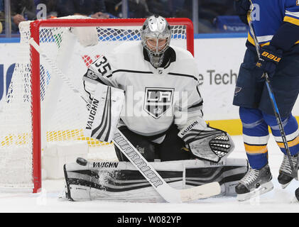 Los Angeles Kings goaltender Darcy Kuemper defends his net against the ...