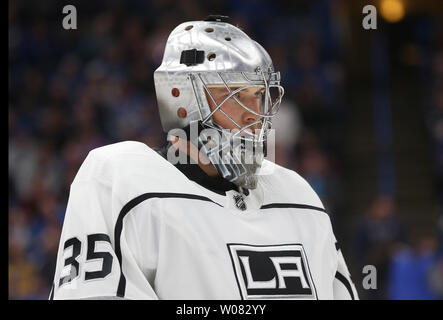 Los Angeles Kings goaltender Darcy Kuemper blocks a shot by the Dallas ...