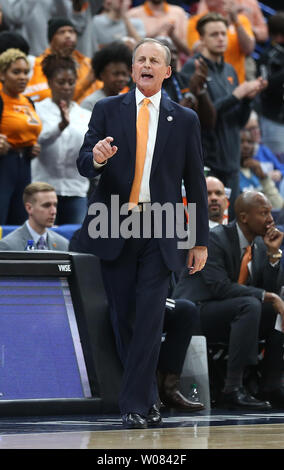 Tennessee head basketball coach Rick Barnes talks to his players in the second half against Arkansas in their the SEC Tournament game at the Scottrade Center in St. Louis on March 10, 2018. Tennessee defeated Arkansas 84-66.    Photo by BIll Greenblatt/UPI Stock Photo