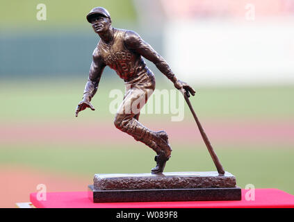 Pittsburgh pirates roberto clemente hi-res stock photography and images -  Alamy