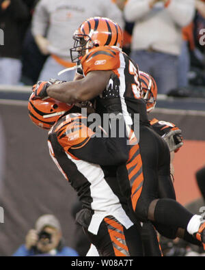 Cincinnati Bengals - Browns Bengals Football Halfback Rudi Johnson #32 of  the Cincinnati Bengals makes a move on a running play against the Cleveland  Browns on December 11, 2005 at Paul Brown