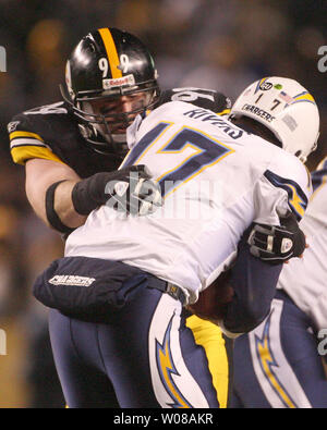 Pittsburgh Steelers Brett Keisel (99) celebrates after sacking San