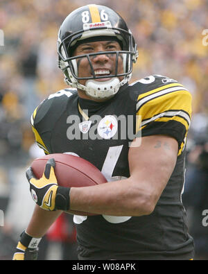 Pittsburgh Steelers Hines Ward (86) celebrates after scoring a touchdown against the Cleveland Browns in the second quarter at Heinz Field during on October 18, 2009.     UPI Photo/Stephen Gross Stock Photo