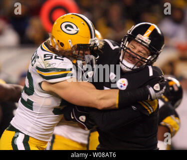Green Bay Clay Matthews (52) sackes Pittsburgh Steelers Ben Roethlisberger (7) during the second quarter at Heinz Field on December 20, 2009.     UPI Photo/Stephen Gross Stock Photo