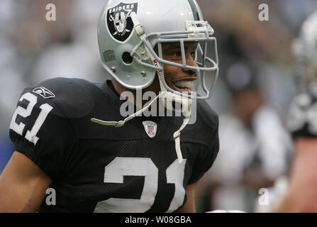 Oakland, California, USA. 21st Dec, 2008. Oakland Raiders cornerback Nnamdi  Asomugha #21 celebrates blocking pass for Houston Texans tight end Owen  Daniels #81 on Sunday, December 21, 2008, at Oakland-Alameda County Coliseum