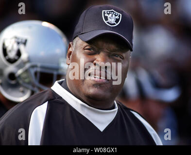 Oakland Raiders head coach Art Shell watches the game from the sidelines in  the first quarter at Giants Stadium in East Rutherford, New Jersey on  December 31, 2006. (UPI Photo/John Angelillo Stock