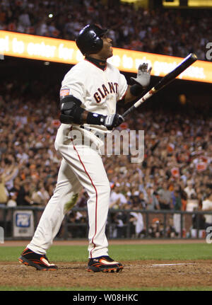 Barry bonds bat padres hi-res stock photography and images - Alamy