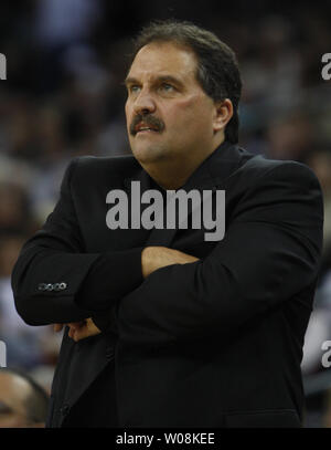Orlando Magic's Head Coach Stan Van Gundy watches the Golden State Warriors take on the Orlando Magic in the first half at Oracle Arena in Oakland, California on December 15, 2008. The Magic defeated the Warriors 109-98.   (UPI Photo/Terry Schmitt) Stock Photo