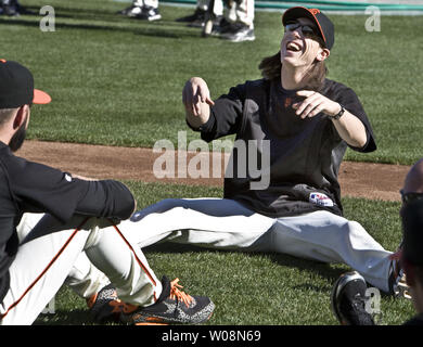 Tim Lincecum and Brian Wilson serving looks at the 2010 All-Star