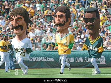 Oakland athletics mascot hi-res stock photography and images - Alamy