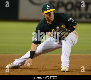 Coco Crisp, Oakland A's stave off elimination with dramatic three-run