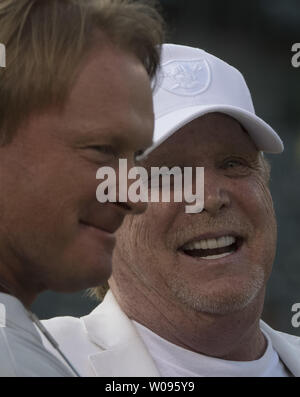 Oakland Raiders football team owner Mark Davis arrives before an NFL ...