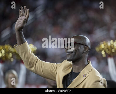 Terrell Owens receives Hall of Fame ring, unveils bust at 49ers