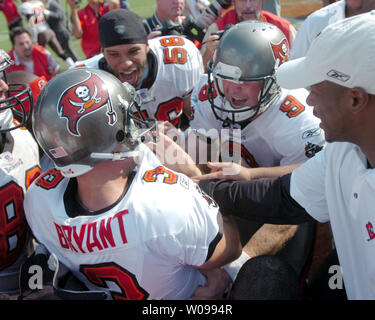 78 Tampa Bay Buccaneers Ryan Nece Photos & High Res Pictures - Getty Images