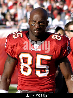 Tampa Bay Buccaneers' wide receiver Maurice Stovall (85) walks off the field between plays at Raymond James Stadium in Tampa, Florida on December 16, 2007. The Buccaneers beat the Atlanta Falcons 37-3 clinching a spot in the playoffs and winning the NFC South Championship.     (UPI Photo/John Stuper). Stock Photo