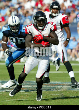 Atlanta Falcons running back Jerious Norwood (32) catches a pass prior to  their NFL football game