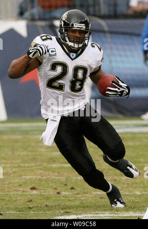 Jacksonville Jaguars runningback Fred Taylor (28) rushes against the  Tennessee Titans at LP Field in Nashville