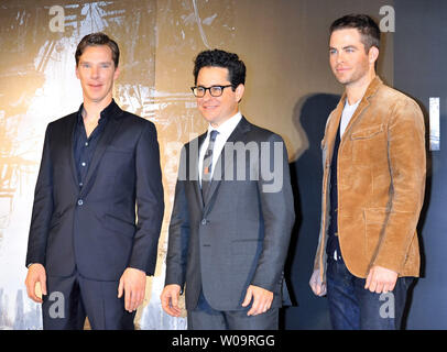 (L-R)Actor Benedict Cumberbatch, Director J. J. Abrams and actor Chris Pine attend a press conference for the film 'Star Trek Into Darkness' in Tokyo, Japan on December 4, 2012.     UPI/Keizo Mori Stock Photo