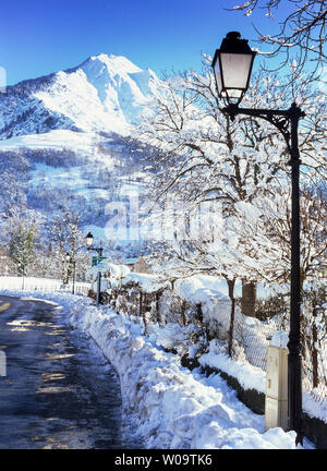 Heavy snow in Luz-St-Sauveur. Hautes-Pyrenees. France. Access via Lourdes. Stock Photo