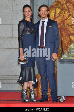 BRENTON THWAITES and COURTNEY EATON in GODS OF EGYPT (2016). Copyright ...