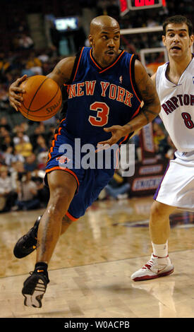 New Jersey Nets #33 Stephon Marbury in action against the Boston Celtics at  the Fleet Center in Boston Ma, USA Dec 20,2000 bill belknap Stock Photo -  Alamy