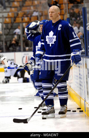 Toronto Maple Leafs captain Mats Sundin of Sweden warms up during the pre-game skate as the Leafs host the Tampa Bay Lightning at the Air Canada Center in Toronto, Canada on March 13, 2007. The Leafs defeated the Lightning 3-2. (UPI Photo/Christine Chew) Stock Photo