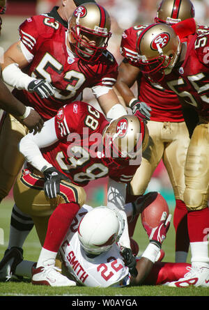 St. Louis Rams Steven Jackson runs against the 49ers at Monster Park in San  Francisco on October 3, 2004. The Rams defeated the 49ers 24-14. (UPI  Photo/Terry Schmitt Stock Photo - Alamy