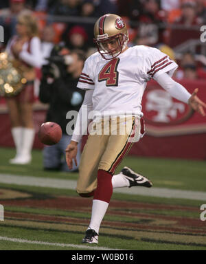 San Francisco 49ers punter Andy Lee 4 kicks against the Tennessee Titans at Monster Park in San Francisco on August 26 2005. UPI Photo Terry Schmitt Stock Photo Alamy