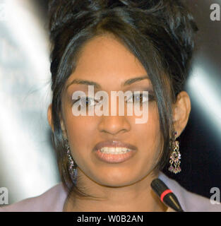 Alisha Pillay, 14-years-old, from Surrey at the 'David Foster And Friends Charity Gala 2005' press conference held at River Rock Casino near Vancouver in Richmond, British Columbia, September 10, 2005. Pillay won a singing contest with several thousand entrants allowing her to perform at the gala as well as have David Foster develop her into a music star. (UPI Photo / Heinz Ruckemnann) Stock Photo