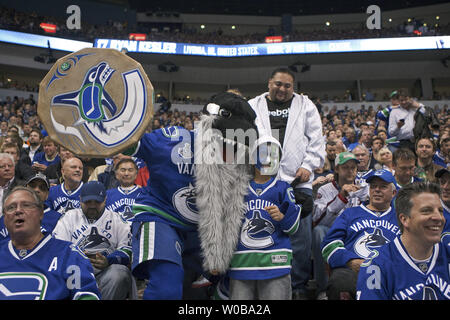 https://l450v.alamy.com/450v/w0ba2a/vancouver-canucks-mascot-fin-gives-a-young-fan-a-hug-during-the-third-period-of-the-first-game-of-the-stanley-cup-final-between-the-canucks-and-boston-bruins-at-rogers-arena-in-vancouver-british-columbia-on-june-01-2011-upiheinz-ruckemann-w0ba2a.jpg