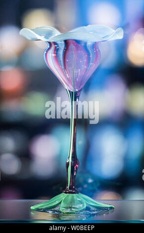 https://l450v.alamy.com/450v/w0beep/wiesbaden-germany-27th-june-2019-a-bulb-flower-vase-from-around-1900-louis-comfort-tiffany-is-in-the-exhibition-the-hessian-state-museum-of-art-and-nature-receives-the-art-nouveau-collection-from-fw-neess-as-a-gift-according-to-the-museum-the-donation-has-a-value-of-over-40-million-euros-and-comprises-a-total-of-around-700-exhibits-from-the-500-on-display-credit-andreas-arnolddpaalamy-live-news-w0beep.jpg