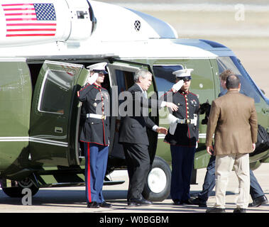 spike/kd   President George W. Bush arrives at the TSTC airport in Waco, Texas on December 26, 2006. The President accompanied by First Lady Laura Bush and her mother Jenna Welsh intend to spend the holiday's at his ranch in Crawford, Texas. (UPI Photo/Ron Russek II) Stock Photo