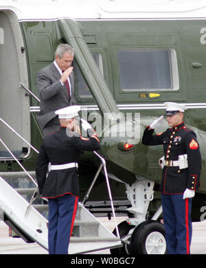 U.S. President George W. Bush arrives at TSTC airport, aboard Marine One, in Waco, Texas on June 17, 2007. The Bush family spent the Fathers Day weekend at his ranch in Crawford, Texas and will travel back to Washington. (UPI Photo/Ron Russek II) Stock Photo