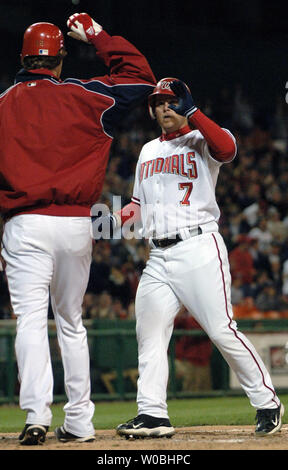 Philadelphia Phillies pitcher Jon Lieber delivers a pitch in the second ...