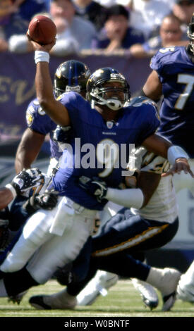 The San Diego Chargers' Donnie Edwards is shown before a game against the  Baltimore Ravens on Sunday, Oct. 1, 2006, in Baltimore, Md. The many deeds  Edwards, 46, does for U.S. military