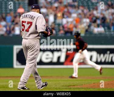 Left-hander Johan Santana throws off full mound for first time with Orioles