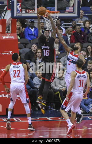 Miami Heat forward James Johnson warms up before the start of an NBA ...