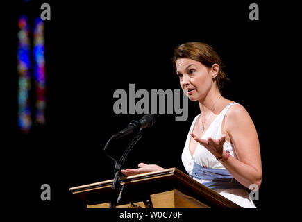 Actress and Global YouthAIDS ambassador Ashley Judd speaks during the BREAKTHROUGH: The Women, Faith, and Development Summit to End Global Poverty at the Washington National Cathedral in Washington on April 13, 2008. (UPI Photo/Patrick D. McDermott) Stock Photo