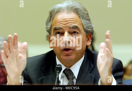 Gregory Wallance, member of the Ad Hoc Advisory Group on the Organizational Sentencing Guidelines, testifies before the House Subcommittee on Oversight and Investigation on November 5, 2003 in Washington.  Congress is looking into the collapse of HealthSouth and the corrupt business practices that lead to its demise. (UPI/Michael Kleinfeld) Stock Photo