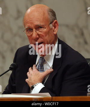 Sen. Pat Roberts, R-KS, chairs the Senate Select Intelliegence Committee hearing on Porter Goss, President Bush's nominee for Director of the CIA, on Capitol Hill in Washington on Sept. 20, 2004.   (UPI Photo/Roger L. Wollenberg) Stock Photo