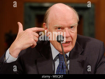 Treasury Secretary John Snow testifies before the Senate Banking, Housing and Urban Affairs Committee regarding 'Regulatory Reform of the Government  Sponsored Enterprises' on April 7, 2005 in Washington.  Snow discussed current housIng trends and how they are effecting the economy.  (UPI Photo/Michael Kleinfeld) Stock Photo