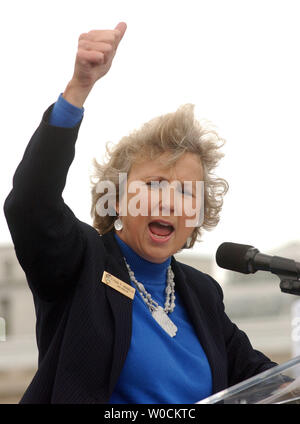 Fran Mainella, director of the National Park Service, encourages Americans to use the National Parks for recreation and exercise during a rally to kick off National Physical Fitness and Sports Month on the National Mall in Washington, on May 2, 2005.     (UPI Photo/Roger L. Wollenberg) Stock Photo