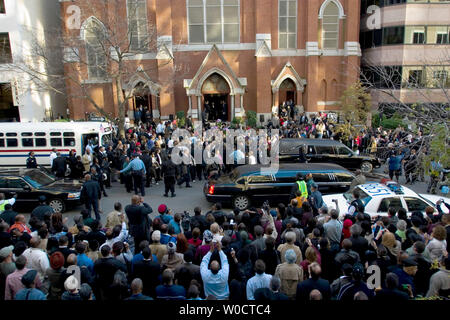 WASHINGTON - OCTOBER 30: Stand Up America, End Citizens United ...