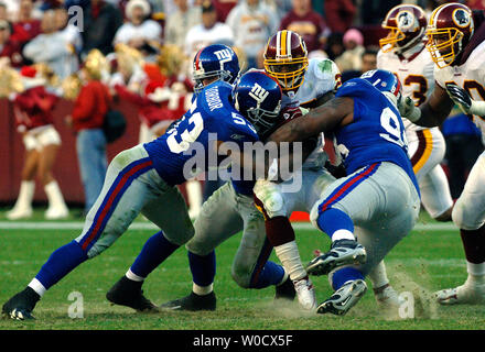 Washington Redskins' quarterback Mark Brunell warms up prior to his game  against the New York Giants, at FedEx Field in Landover, Maryland, on  December 24, 2005. (UPI Photo/Kevin Dietsch Stock Photo - Alamy