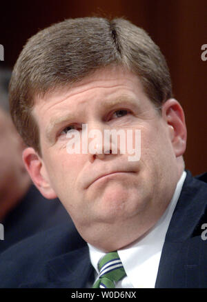 Deputy Attorney General Paul McNulty testifies before a Senate Armed Services Committee hearing on the Boeing Company Global Settlement Agreement, in Washington on August 1, 2006. The Boeing Company has a $615 million settlement with the Justice department regarding two outstanding cases related to defense work and accusations of stolen date. (UPI Photo/Kevin Dietsch) Stock Photo